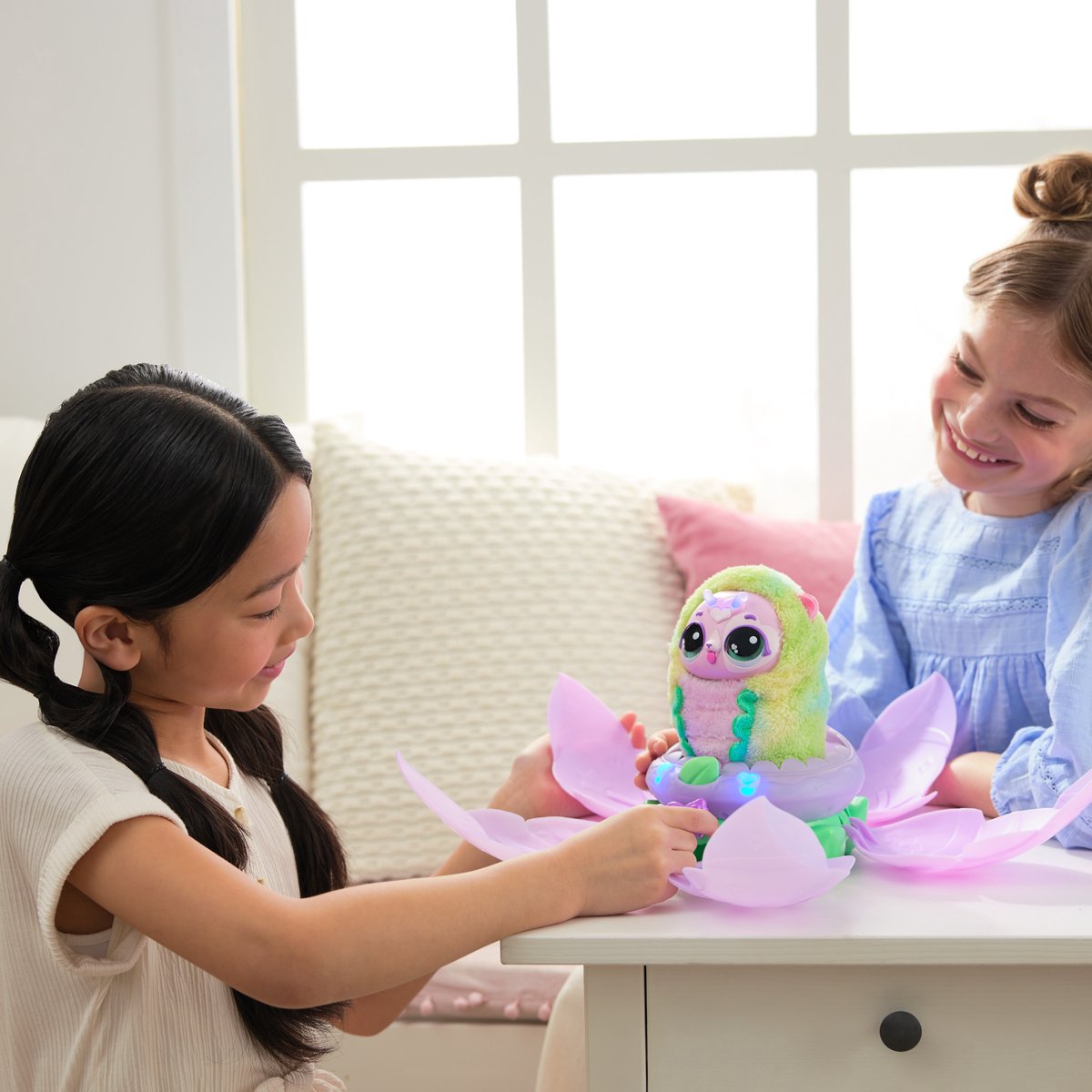 Bloomables - Puppyfly - interactief speelgoed en bloem met herhaalbare onthulling en transformatie, meer dan 100 geluiden en reacties (stijlen variëren) — cadeau in Spellen & Speelgoed - foto 8