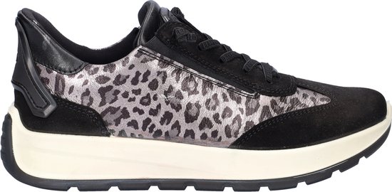 Zwarte sneaker met panterprint, beige zool en zwarte details.