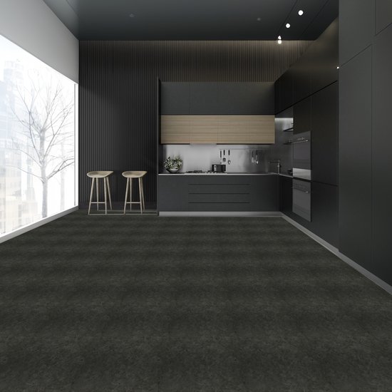 Donkergrijze PVC vloertegels met een subtiel, steenachtig patroon in een moderne keuken.