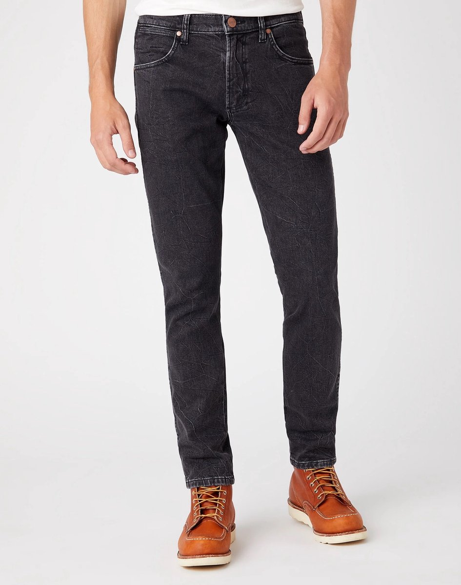 Wrangler Larston Lightning W31 X L34 Zwart