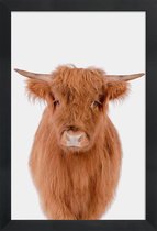 JUNIQE - Poster met houten lijst Young Highland Cow -13x18 /Bruin