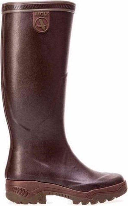 Bruine, hoge regenlaars van Aigle met een logo op de zijkant en een profielzool.