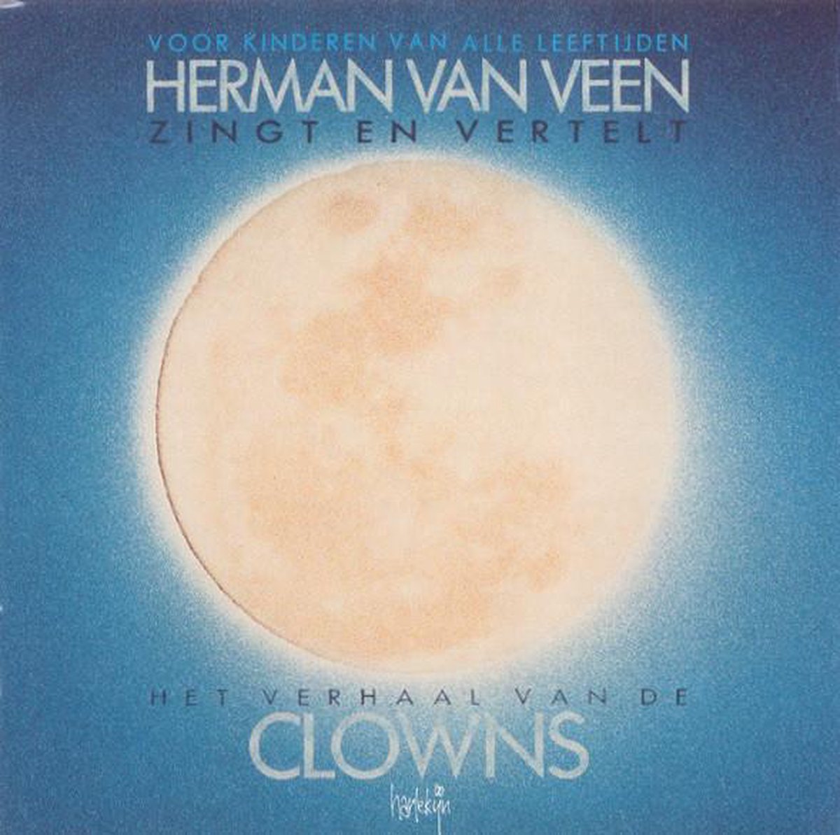 Zingt en vertelt het verhaal van de clowns