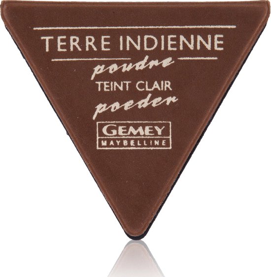 Driehoekig bruin poeder met 'TERRE INDIENNE poudre TEINT CLAIR poeder GEMEY MAYBELLINE' tekst.