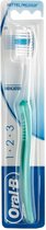 Oral B 1.2.3 Tandenborstel Medium Voordeelverpakking - 12 stuks