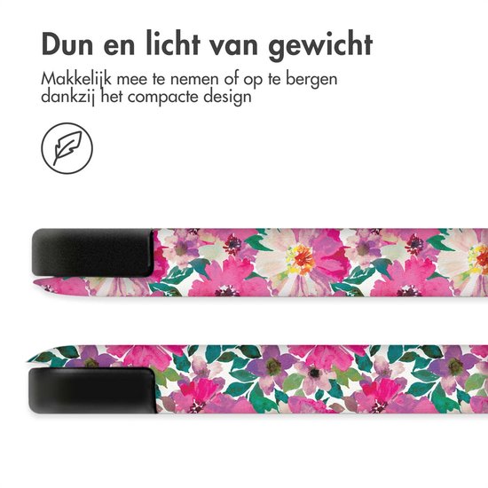 Tablet hoes met roze en paarse bloemenprint, dun en lichtgewicht.