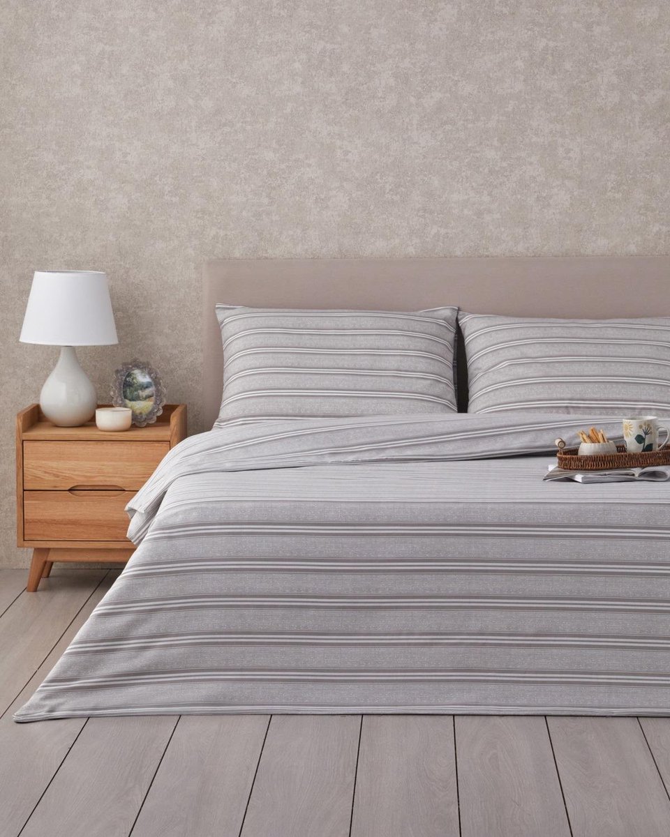 English Home Sleek Lines Dekbedovertrek Set 160x220 cm – Inclusief Laken 160x230- Kussensloop – Easy Iron – Eenpersoons – Grijs