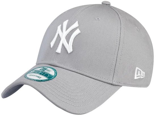 Grijze New Era New York Yankees pet met wit "NY" logo.