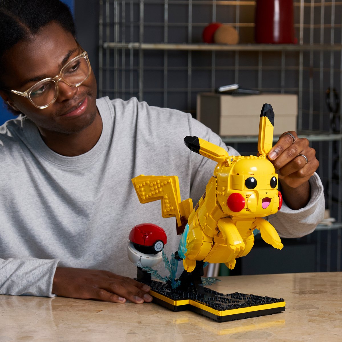LEGO Pokémon Pikachu en Pokéball Bouwpakket voor Volwassenen en Woondecoratie - 72152 – foto 2