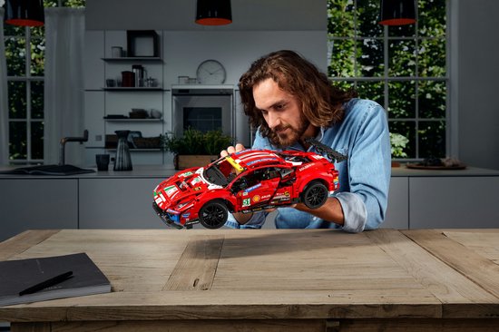 LEGO Technic Ferrari 488 GTE AF Corse #51 - 42125