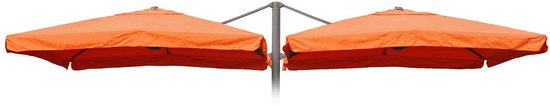 Twee oranje vierkante parasols aan een paal.