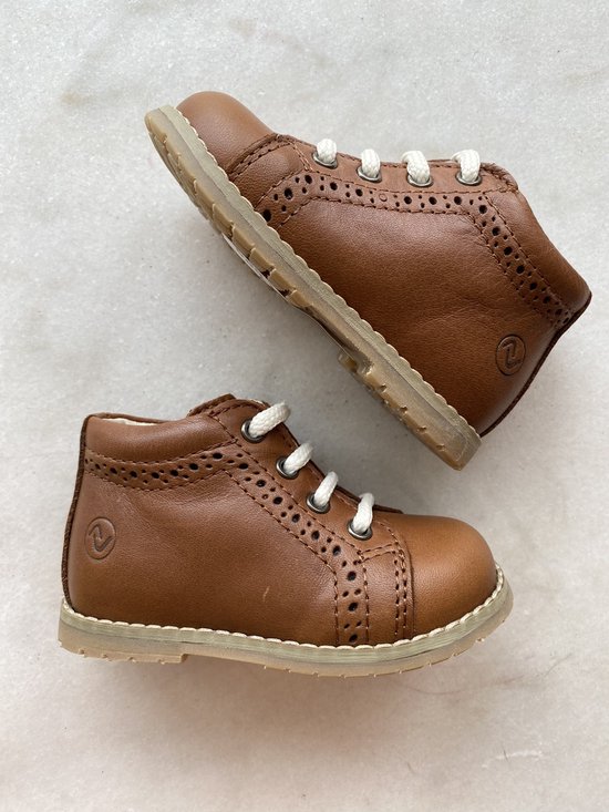 Lunella chaussure premiers pas classique cognac taille 19