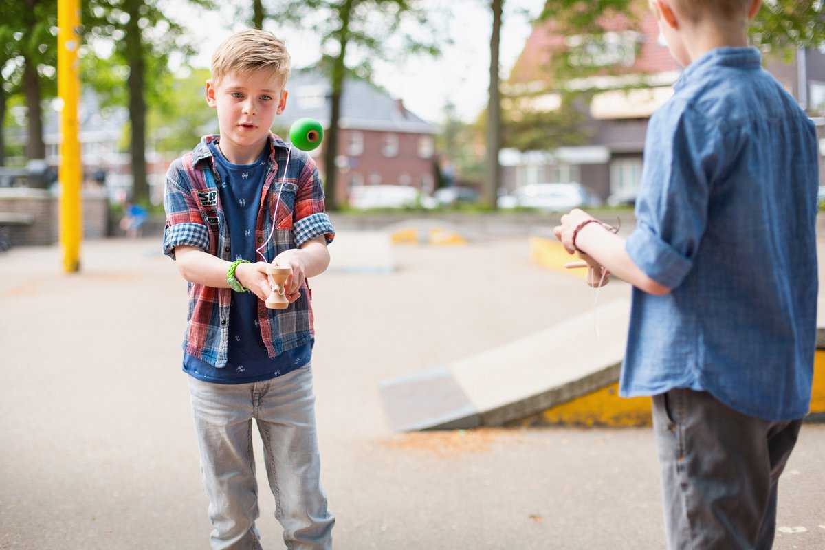 BS Toys Kendama Spel - Vangspel - Japanse Behendigheidsspel vanaf 8 Jaar - Vangbal - Kinder Speelgoed - Houten Spel - Coördinatie Training - Kendama spel - Houten speelgoed — afbeelding 2