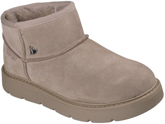 Beige suède laars met bontvoering, Skechers Slip-Ins logo en hartvormige versiering.
