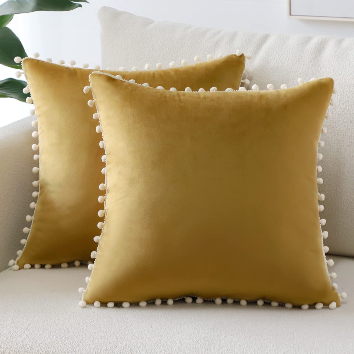 Unyqoos Set van 2 zachte fluwelen kussenhoezen met pompons voor huisdecoratie Geel