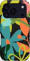 Casetastic hoesje geschikt voor Apple iPhone 17 Pro - MagSafe - Dubbellaagse bescherming - Botanisch Feest - Fashion Case - Zwart Olijfgroen Goud Petrol