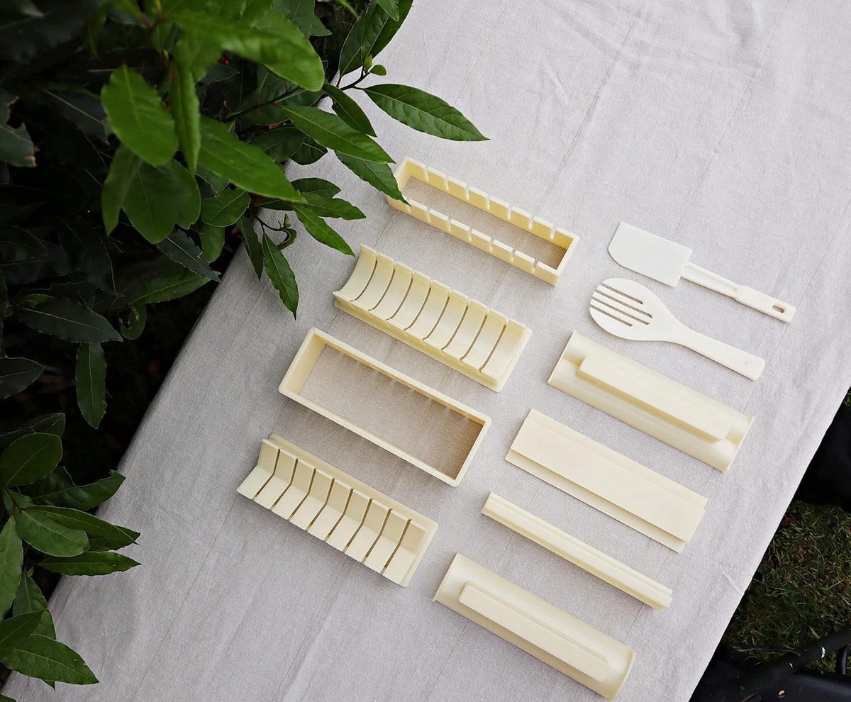 Stunq® Sushi Maker kit 10 stuks/rijstrol mal - 5 unieke vormen - hart, ronde, piramide, vierkant/DIY Japanse keuken thuis/gemakkelijk en leuk – crème wit