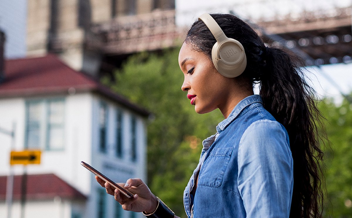 JBL Tune 730BT - Draadloze Bluetooth Koptelefoon - Over-ear - 76 uur batterij - JBL Pure Bass - Zwart — afbeelding 7