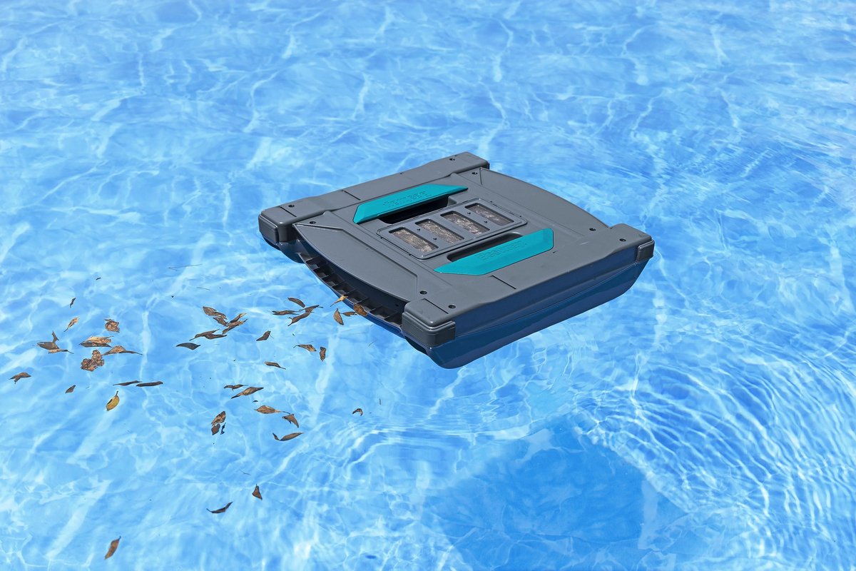 Bestway AquaTronix Pro G300 Pool Robot with Skimmer