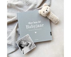 PINKPEACH - Babyjaar invulboek - Linnen Sky Blauw - Eerste jaar - Baby 0-12 maanden