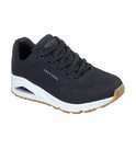 Zwarte Skechers sneaker met veters, witte zool en 'Skechers' logo op de zijkant.