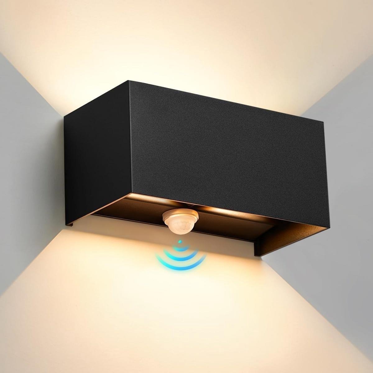 GELLDG Wandlamp - 24W LED Wandlamp - Met Bewegingssensor - Buitenlamp - 3000K Warm Wit Licht - Verstelbare Straal - Geschikt voor Trappen, Woonkamers, Tuinen - Zwart