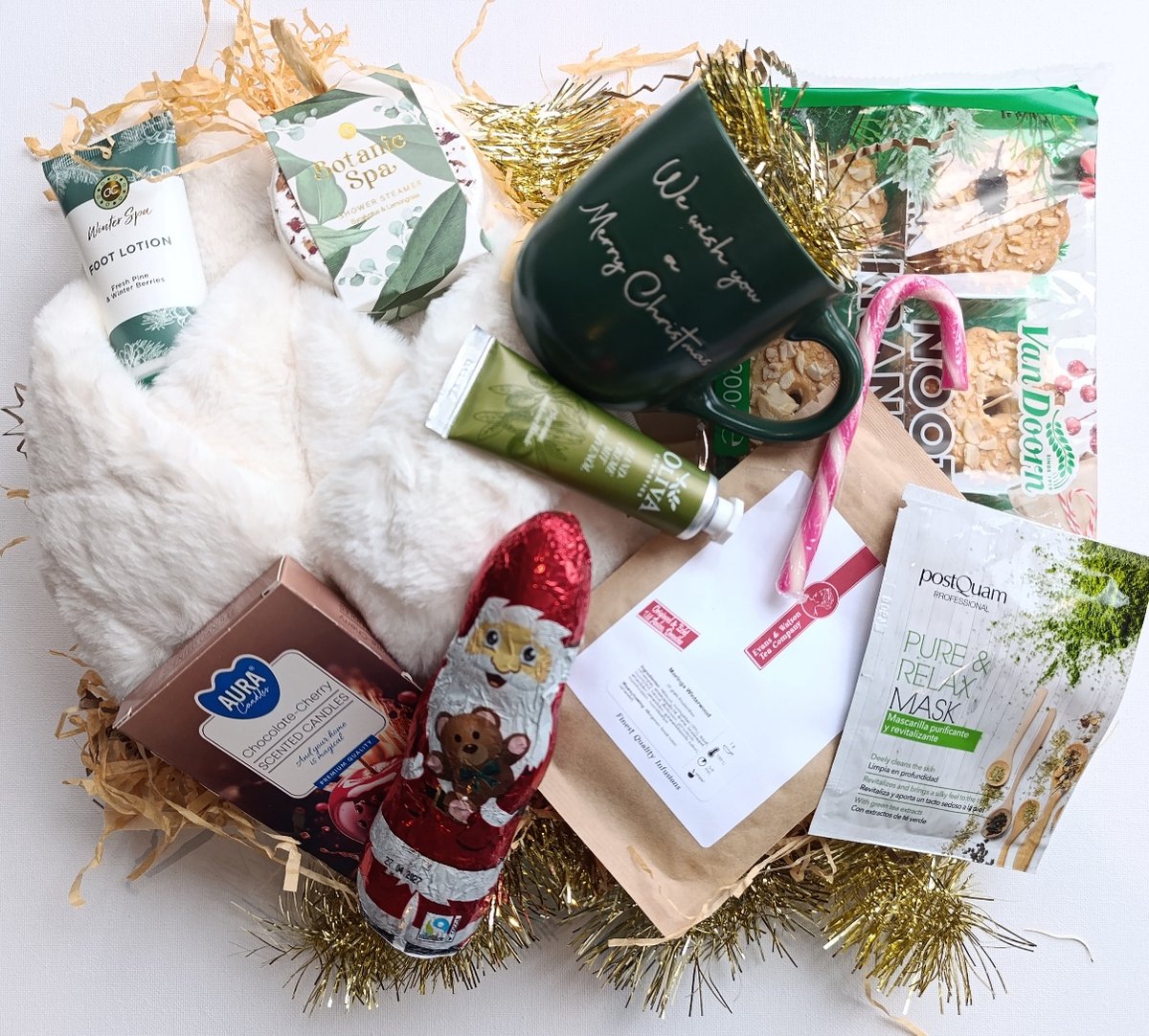 Luxe Winter Wellness kerstpakket – Fluffy Pantoffels, Verzorging & Chocolade – kerstcadeau vrouw –