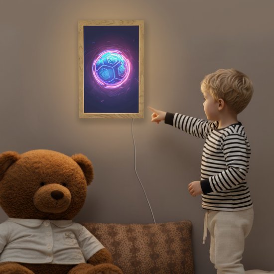 Nachtlampje 20x30 cm - Kinder lampje - Voetbal - Sport - Blauw - Paars - Tafellamp kinderkamer - Slaapkamer lamp - Bedlamp kinderen - Kinderlampje stopcontact - Wandlamp babykamer - Nachtlampjes van Merkloos — afbeelding 5