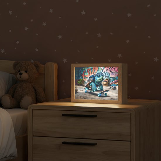 Nachtlampje 20x15 cm - Kinder lampje - Schildpad - Graffiti - Skateboard - Jongens - Tafellamp kinderkamer - Slaapkamer lamp - Bedlamp kinderen - Kinderlampje stopcontact - Wandlamp babykamer - Nachtlampjes van Merkloos — afbeelding 2