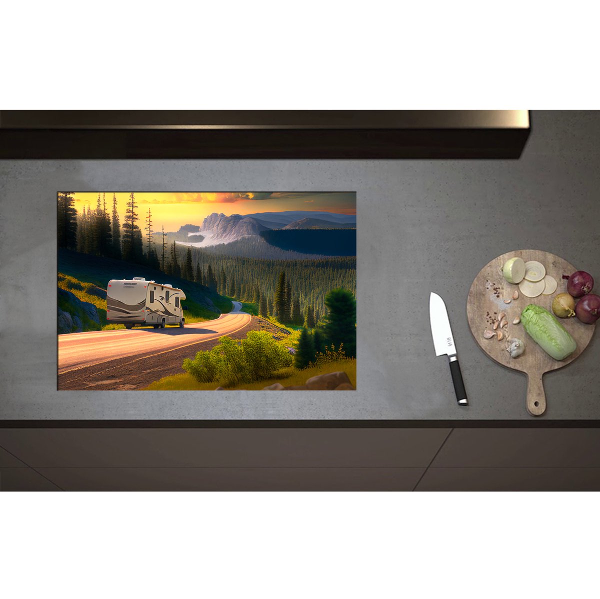 Inductieplaat Beschermer - Camper door de Bergen op Weg naar Bestemming - 75x50 cm - 2 mm Dik - Inductie Beschermer - Bescherming Inductiekookplaat - Kookplaat Beschermer van Zwart Vinyl