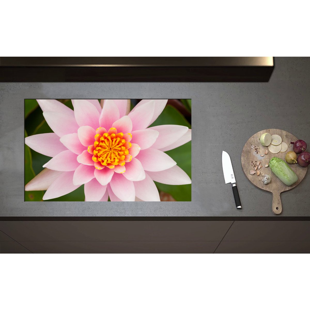 Inductieplaat Beschermer - Bovenaanzicht van Roze Lotus Bloem - 80x50 cm - 2 mm Dik - Inductie Beschermer - Bescherming Inductiekookplaat - Kookplaat Beschermer van Zwart Vinyl