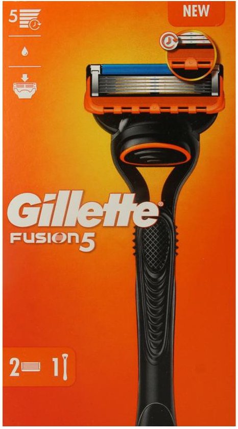 Gillette Fusion 5 scheermesjes in oranje en zwarte verpakking. "NEW" staat rechtsboven.