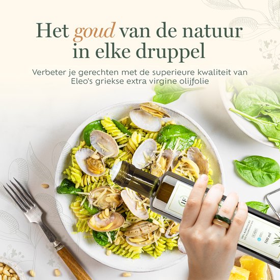 Hand giet ELEO Extra Virgin Olijfolie over pasta met schelpdieren. Fles met groen-wit etiket, gouden medaille.