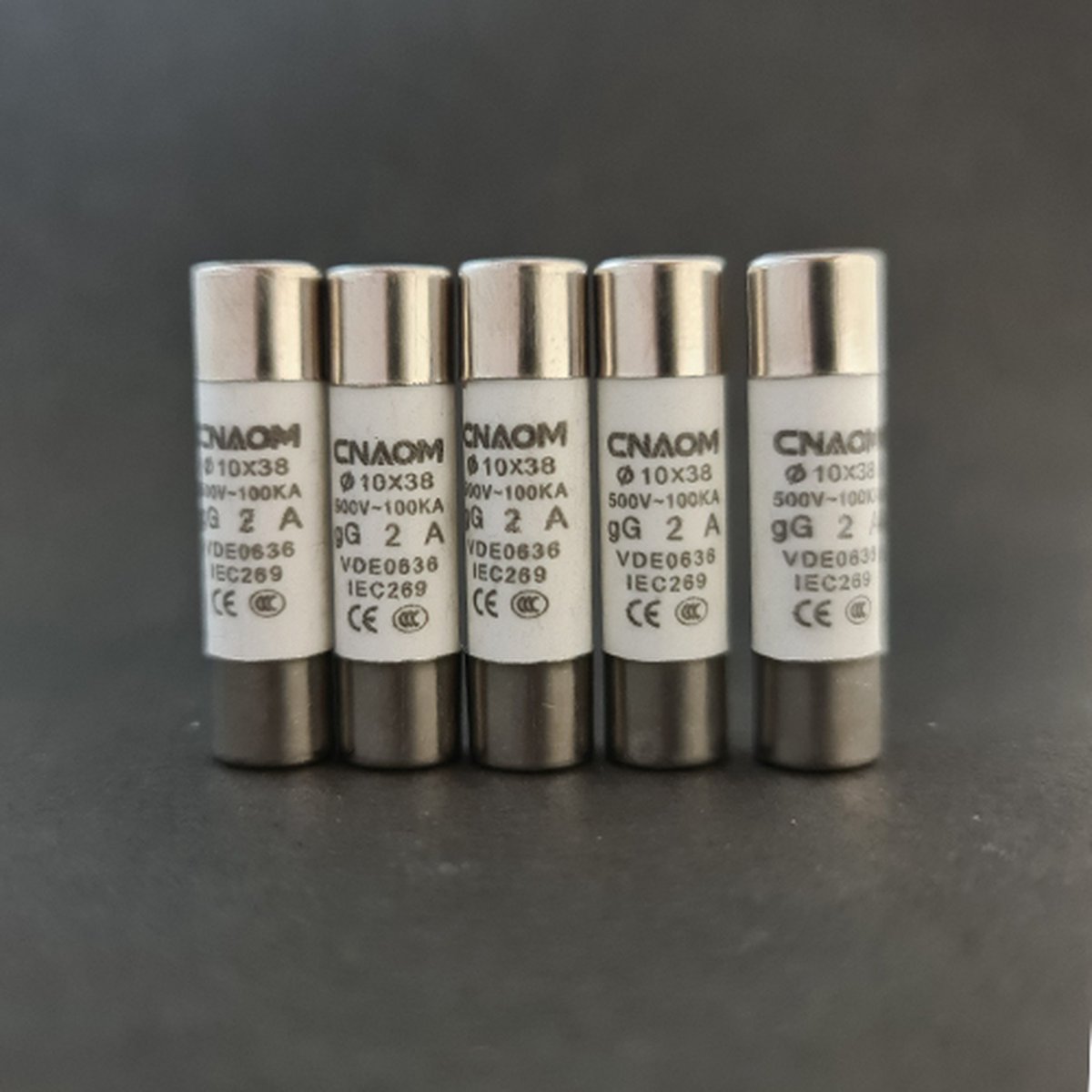 R015 10x38 Keramische Buiszekering - 2A - 10x38mm 5stuks