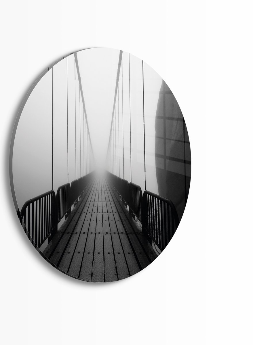 Myfinto Indoorart - Muurcirkel Hangbrug in de mist Plexiglas 40 cm - Wanddecoratie - Afbeelding op Plexiglas - Inclusief ophangplaat zwart, wit