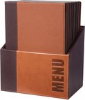 Een bruine menubox met aan de voorkant het woord 'MENU' in reliëf. Twee menukaarten in bruin en donkerbruin.