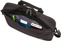 Zwarte laptoptas met open voorvak, met pennen, visitekaartjes en powerbank erin.