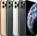 Vier iPhones op een rij: goud, groen, zilver en grijs.