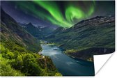 Poollicht boven de bergen in Noorwegen poster papier 90x60 cm - Foto print op Poster (wanddecoratie woonkamer / slaapkamer) / natuurverschijnselen Poster