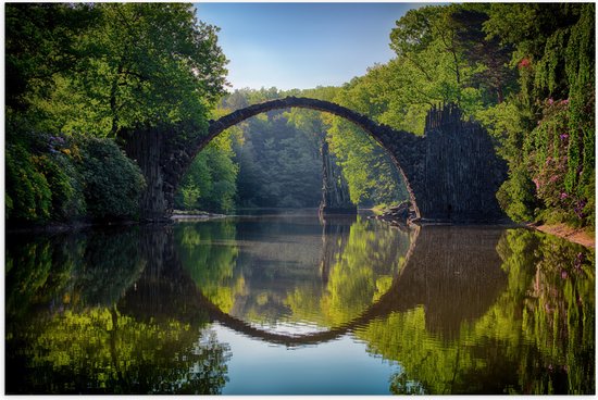 WallClassics - Poster (Mat) - Boog over het Water - Australië - 105x70 cm Foto op Posterpapier met een Matte look