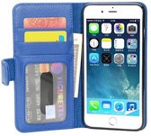 Cadorabo Hoesje geschikt voor Apple iPhone 7 PLUS / 7S PLUS / 8 PLUS in NEPTUNUS BLAUW - Beschermhoes met magnetische sluiting en 3 kaartsleuven Book Case Cover Etui