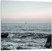 WallClassics - Tuinposter – Golven over de Zee onder Zachte Lucht - 100x100 cm Foto op Tuinposter (wanddecoratie voor buiten en binnen)