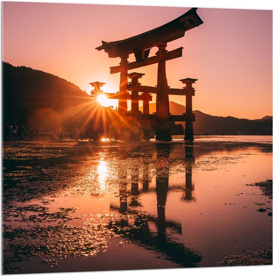 Acrylglas - Ondergaande Zon - Itsukushima Shrine Japan - 100x100 cm Foto op Acrylglas (Wanddecoratie op Acrylaat)