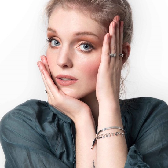 s.Oliver Analoog kwartshorloge voor dames, met siliconen armband, zwart