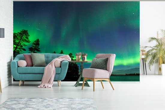 Behang - Fotobehang Het noorderlicht tijdens een nacht in het Finse Lapland - Breedte 405 cm x hoogte 260 cm