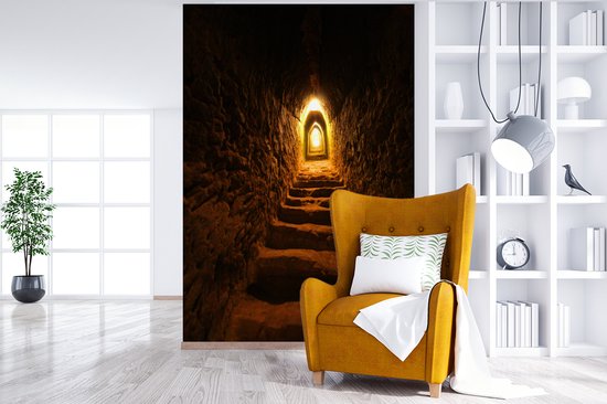 Behang - Fotobehang Tunnel die diep in de Azteekse Grote Piramide van Cholula in Mexico gaat - Breedte 155 cm x hoogte 240 cm