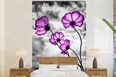 Behang - Fotobehang Bloemen - Zwart - Wit - Paars - Breedte 200 cm x hoogte 300 cm