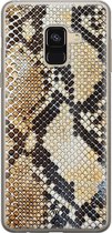 Casimoda® hoesje - Geschikt voor Samsung A8 (2018) - Snake / Slangenprint bruin - Backcover - Siliconen/TPU - Goudkleurig