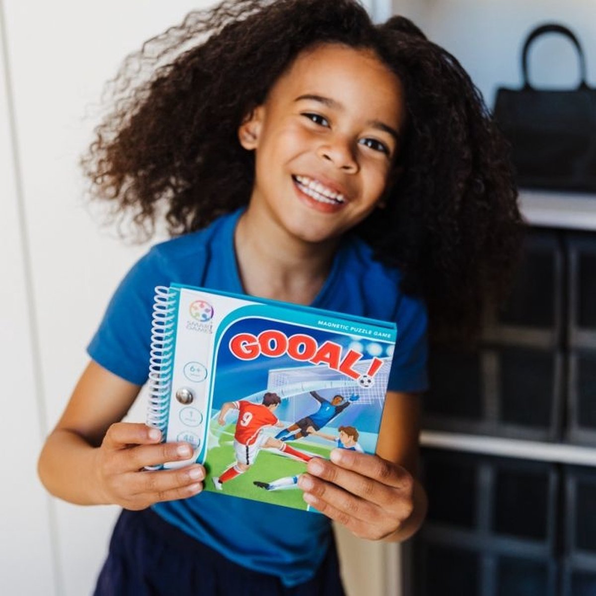 SmartGames Gooal! - Magnetisch Reisspel & Denkspel - 48 Opdrachten met Voetbalthema - Educatief Solospel voor Kinderen - Vanaf 6 Jaar — cadeau in Spellen & Speelgoed - foto 3