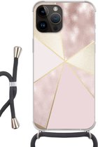 Geschikt voorApple Iphone 14 Pro Max - Crossbody Case - Marmer print - Roze - Goud - Chic - Siliconen - Crossbody - Backcover met Koord - Telefoonhoesje met koord - Hoesje met touw